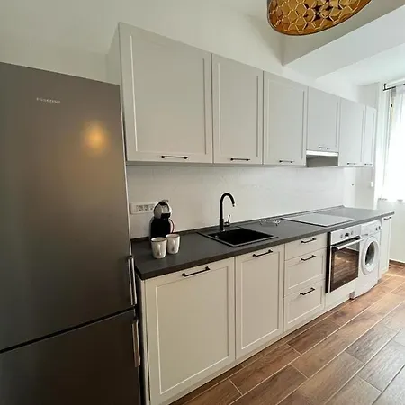 Lux Apartmans Daire *