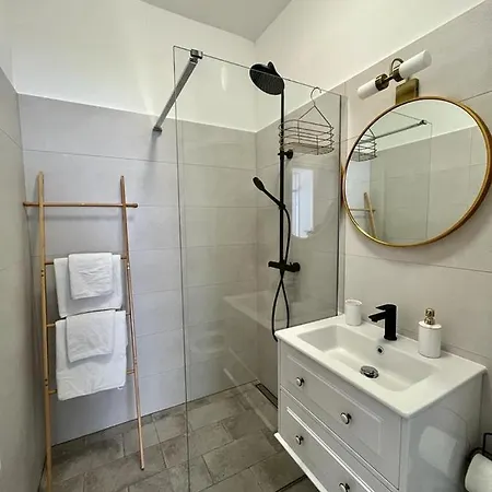 شقة Lux Apartmans بولا