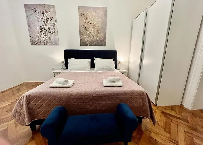 Lux Apartmans 公寓 *
