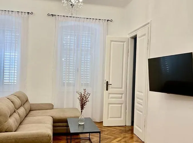 Lux Apartmans Póla